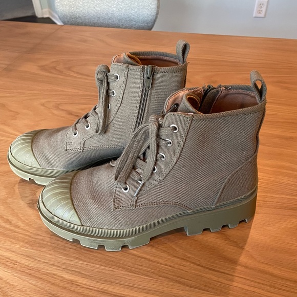 Lace up sneaker boots - Picture 4 of 9